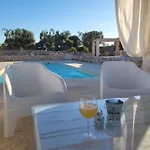 بيت للعطل Trullo Mit Atemberaubender Atmosphaere Naehe أوستوني