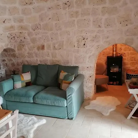 Trullo Mit Atemberaubender Atmosphaere Naehe Остуни